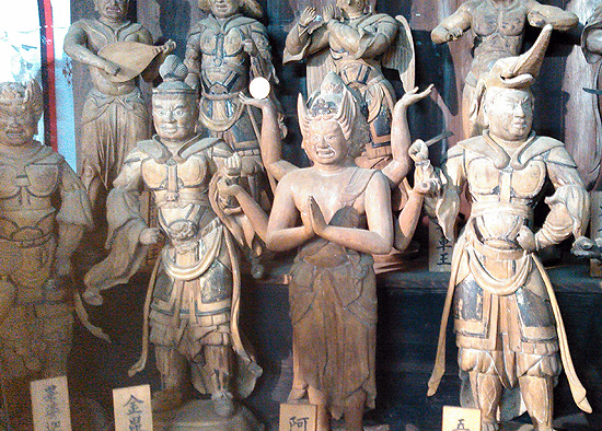 注目の バンド系仏像 仏像界の音楽神たち 仏像ワールド